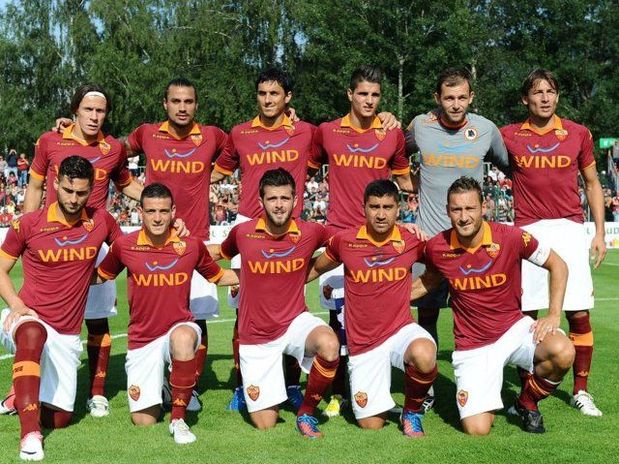 David Pizarro estuvo presente en el triunfo de la AS Roma sobre un equipo rumano